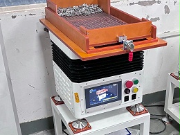 破解喷涂治具精准上料难题：唯思特整列机在汽车零部件行业的创新应用实录