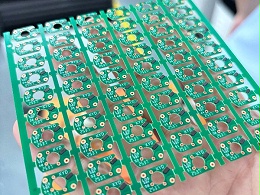 【视频】PCB板插针效率提升6-7倍：一家电子厂的改造实录