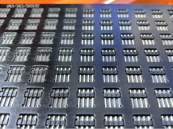 连接器四角端子行业，唯思特整列机：自动化升级的核心之选