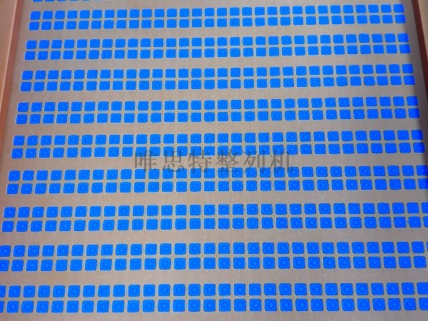 硅胶按键粘连难题：传统振动盘为何无法满足新工艺？