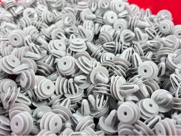 唯思特整列机：塑料卡扣自动化精密排列与供料解决方案