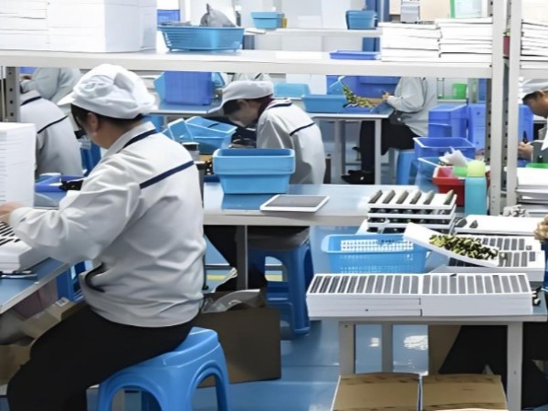 异形塑料件自动排列：告别人工摆盘的低效时代